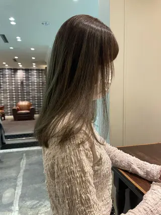 セミロング カラー 大人girly🛋️ 🤍yukakoのヘアスタイル