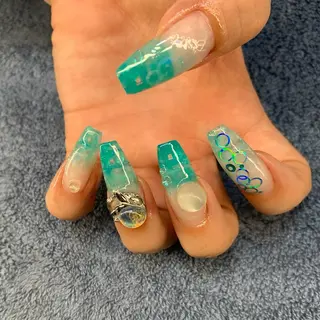 ネイル MHR nailのネイルデザイン