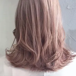 セミロング カラー 藤井 貴美子のヘアスタイル