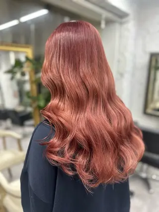 ロング riah  【リア】所属・瀧優華白髪ぼかし 大人レイヤー🩵のヘアスタイル