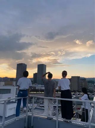 TIDEHAIR SHIHOのヘアスタイル