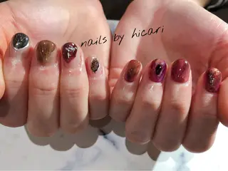 ショート カラー ネイル マツエク・マツパ illum hicariのネイルデザイン