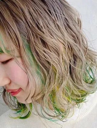 ミディアム カラー 派手髪デザインカラー ヒロカのヘアスタイル