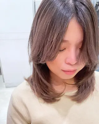 ミディアム カラー 髪質改善ストレート 🌈似合わせカットのヘアスタイル