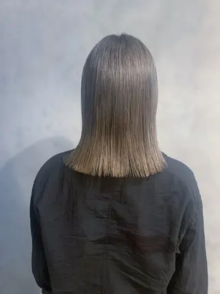 ミディアム 高橋 亜紀のヘアスタイル