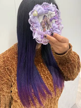 セミロング カラー インナーカラー 推し ブリーチ 髪質改善のヘアスタイル