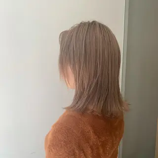 ミディアム カラー AKI 🐉のヘアスタイル