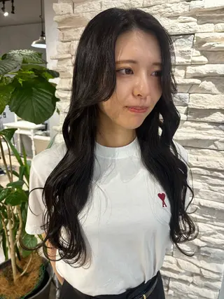 ロング Maki /透明感カラーのヘアスタイル