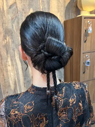 セミロング ヘアアレンジ みやもと まなみのヘアスタイル