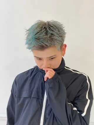ショート カラー メンズ フェザーパーマ浦和 スパイキーショートのヘアスタイル