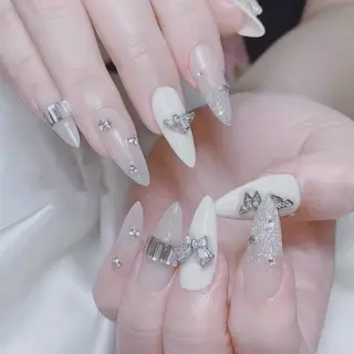 ネイル AKIKO ネイルサロンのネイルデザイン