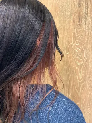 セミロング カラー 小坂 麻綾のヘアスタイル