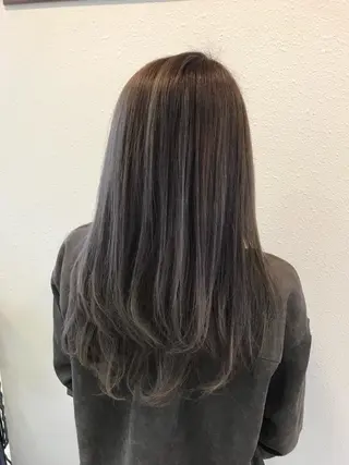 ロング 中川 茜里のヘアスタイル