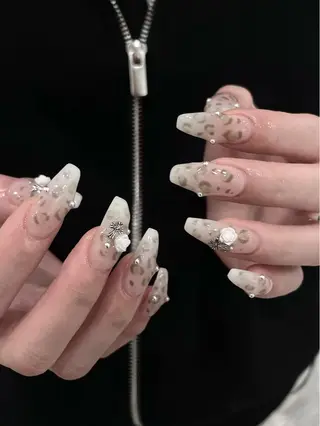 ネイル moca心斎橋店 Aina🐈⬛🤍のネイルデザイン