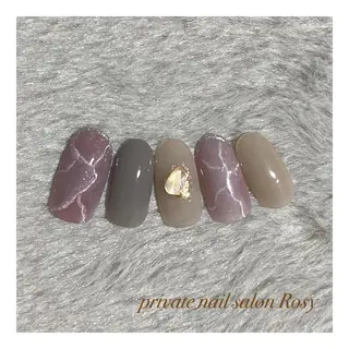 ネイル 🌹 𝕄𝕒𝕚のネイルデザイン