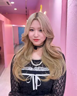 ロング カラー 植田 彩加のヘアスタイル