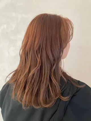 セミロング カラー ハイトーン/レイヤー 似合わせ・ユキノのヘアスタイル