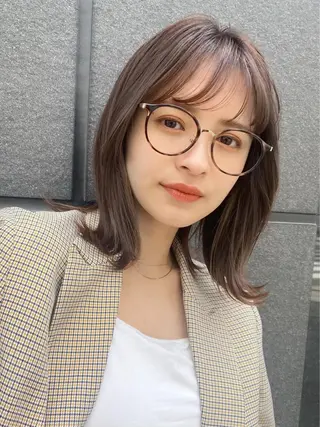 ミディアム カラー fumi🪞血色感 アップ艶カラーのヘアスタイル