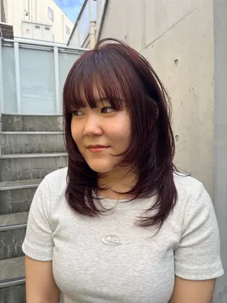 ミディアム riko／ SYS by fitのヘアスタイル