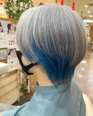 ショート カラー まさき✂︎ブリーチ／ デザインカラーのヘアスタイル