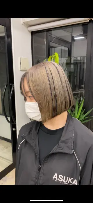 ショート カラー 鳴海 稜真のヘアスタイル