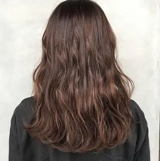 ロング カラー 三村 桜生のヘアスタイル
