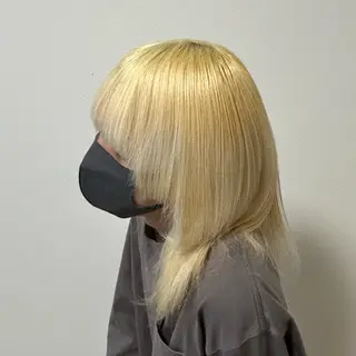 セミロング フェザー/シャドウ/ メッシュパーマのヘアスタイル