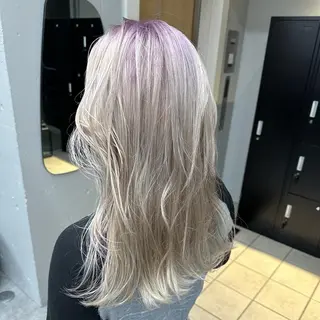 カラー セミロング ♡韓国ヘア♡ ブリーチ✨ハイトーンのヘアスタイル