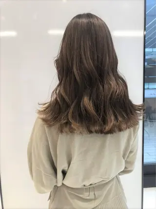 ロング カラー 相川 愛実のヘアスタイル