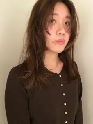 ミディアム haku 芽実のヘアスタイル