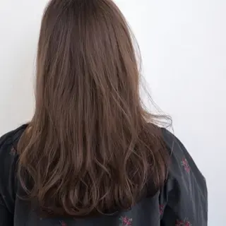 穏やかな美容室 🧑🏻‍🎨のヘアスタイル