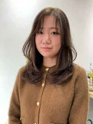 セミロング カラー ✨コテ巻き風パーマ ✨川合佑哉のヘアスタイル