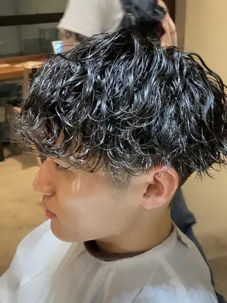 ショート パーマ メンズ 波巻きスパイラルパー マ/シャドウパーマ駿のヘアスタイル