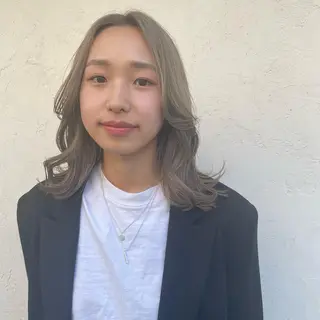 ミディアム カラー 顔周りカット 【オノザワリョウ】のヘアスタイル
