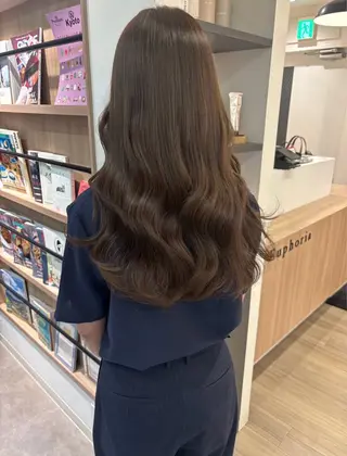 セミロング モテ髪🫧赤み消し カラー表参道きょうこのヘアスタイル