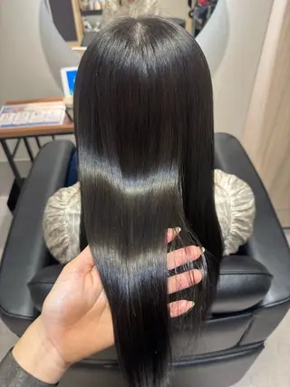 ロング NAVY 橋本心 縮毛矯正のヘアスタイル