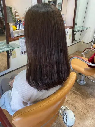 セミロング カラー サプリームヘア 飯田みち瑠のヘアスタイル