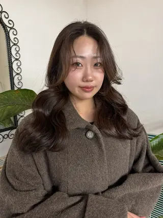 ロング 梅田/ハイトーン/ 透明感カラー/縮毛のヘアスタイル