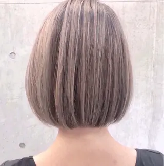 ショート カラー AKI アキのヘアスタイル