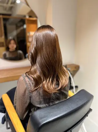 セミロング 塩川ももこ/ 自然な縮毛矯正のヘアスタイル