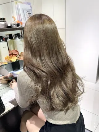ロング カラー 透明感カラー🎀／ 寒色カラー／マツエクのヘアスタイル