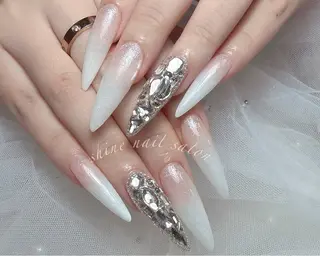 ネイル shineジェル& チップ長さだしのネイルデザイン