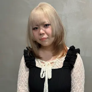 セミロング カラー 瑠己杏 :ボブ/ ハイトーンワンカラーのヘアスタイル