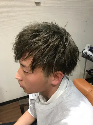 カラー 片山 霞のヘアスタイル