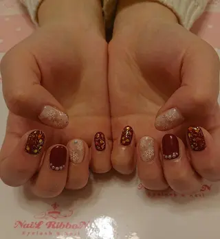 ネイル ネイルリボン 受付スタッフのネイルデザイン