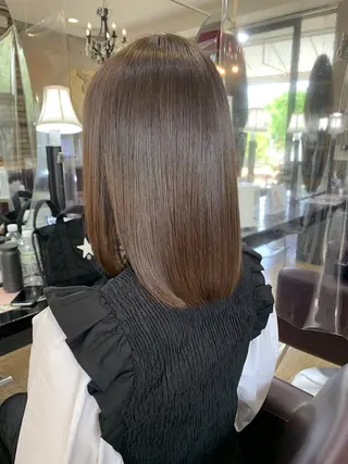 ミディアム 佐藤 慈巳のヘアスタイル