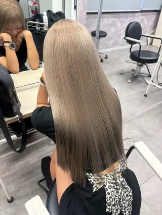 ロング カラー サトウ ユメリのヘアスタイル