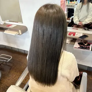 ロング カラー 礒谷 夏帆のヘアスタイル