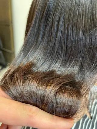ミディアム カラー くせ毛カット終着点 カワサキトオル溝の口のヘアスタイル