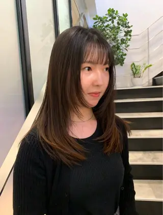 セミロング miu （ミユ）のヘアスタイル